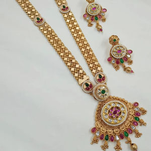 ENSEMBLE DE BIJOUX INDIENS TRADITIONNELS ET À LA MODE EN CUIVRE ENSEMBLE DE BIJOUX DE MARIAGE POUR FEMMES BOUCLES D'OREILLES ET COLLIER - Product Image 1