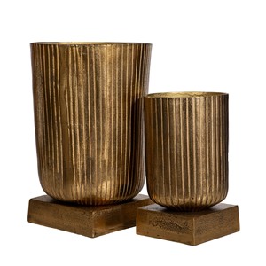 Artisan Metal Flower <b>Vase</b> <b>Unique</b> & Elegant Design Chic Metal Flower <b>Vase</b> Contemporary Style for Hotels and Wedding - Product Image 1