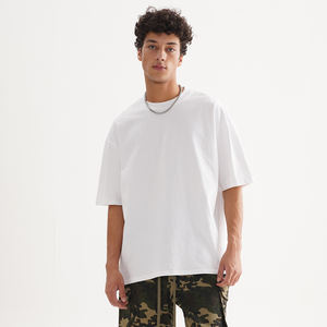 2025 Nueva camiseta en blanco de tela de moda camiseta de gran tamaño Boxy Fit camiseta con logotipo personalizado para hombres - Product Image 1