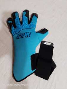 Gants de gardien de but en latex allemand de haute qualité gants de football avec logo personnalisé en gros gants de gardien de but extérieurs antidérapants professionnels - Product Image 3