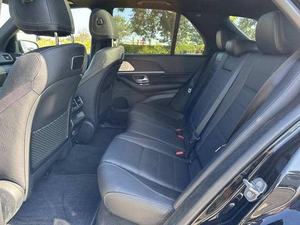 SUV USADO DE ULTRA LUJO 2024 C-200 299HP 4.0L TRANSMISIÓN AUTOMÁTICA DE 9 VELOCIDADES NEUMÁTICOS R18 IZQUIERDO INTERIOR DE TELA COLOR ELÉCTRICO OSCURO COPILOT 7 PLAZAS - Product Image 5