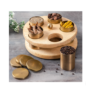 Boîte à épices en bois d'acacia Conteneur rond de stockage de poivre gravé à la main au laser taille personnalisée - Product Image 2