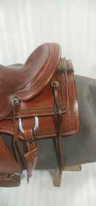 Marrón oscuro Tooled Cowboy Horse Leather Western Show Barrel Racing Horse Saddle Portable Horse Riding Saddle Listo para enviar - Product Image 2