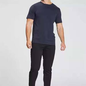 เสื้อยืดผู้ชายไมโครไฟเบอร์ดีไซน์ใหม่ขายดี ลายปักแบบดิสเทรส พิมพ์สกรีน ระบายอากาศได้ดี ผ้าฝ้ายผสมใยฝ้าย - Product Image 2