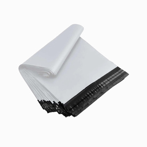 Papel Kraft compostable biodegradable personalizado 100% negro mate, ropa personalizable de alta calidad, embalaje de correo, bolsa de envío - Product Image 5