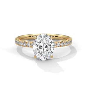 Anillo Solitario de Moissanita de Corte Ovalado de 2.0 ct con Banda Engastada en Pavé, Plata de Ley 925 - Product Image 1