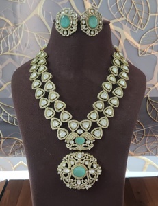 Ensemble de collier Moissanite Polki de qualité supérieure pour les femmes ensemble de collier traditionnel indien de luxe parfait pour les tenues de fête, les mariages - Product Image 5