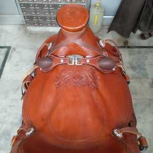 Selle Western de qualité supérieure fabriquée à la main | Conception en cuir durable, parfaite pour la conduite sur sentier et en ranch, selle confortable et durable - Product Image 5