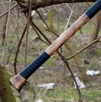 Steel Craft International Hache de type tomahawk à double tête en acier Damas industriel de haute qualité, lame gravée, manche en bois, style Viking