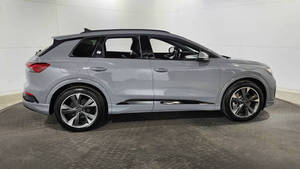 Audi Q4 e-tron 2024 d'occasion en parfait état - Product Image 4