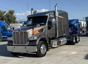 รถบรรทุกหัวลากมือสองสภาพดี ปี 2020 รุ่น 567 Sleeper หลังคากลาง 500 แรงม้า เกียร์ธรรมดา 13 สปีด พร้อมส่งออกทั่วโลก - Product Image 4