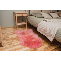 Tapis en peau de mouton islandaise teinte rose, style scandinave, à poils moyens, idéal pour les animaux domestiques