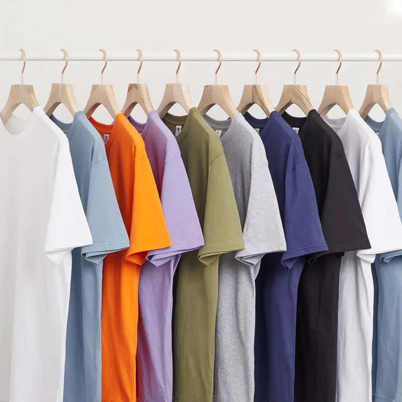 Camiseta de algodón y poliéster con cuello redondo, camisa personalizada con diseño bordado, uniforme en blanco, servicio OEM, de alta calidad, precio bajo