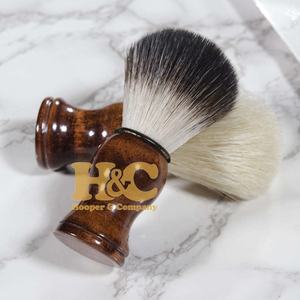 Brocha de Afeitar de Pelo Sintético en Oferta, Mango de Madera, Logotipo Personalizado Sostenible para Uso en Barberías y Salones de Belleza - Product Image 3