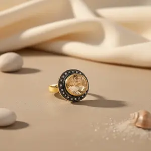 Anillo de Citrino Amarillo para Mujer, Incrustaciones de Latón, Acero Inoxidable, Moderno y Elegante - Product Image 2