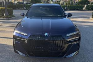 BMW i7 xDrive60 2023 Usado Premium, Doble Motor, Tracción en las Cuatro Ruedas, Equipamiento de Alta Gama - Product Image 6