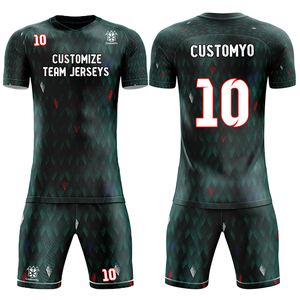 Ensembles d'uniformes de maillot de football personnalisés Tissu en maille à séchage rapide Vêtements de football imprimés par sublimation pour jeunes hommes - Product Image 3