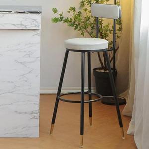 Beau tabouret de bar en fer avec finition naturelle et artisanat artistique pour une ambiance rustique et confortable - Product Image 4