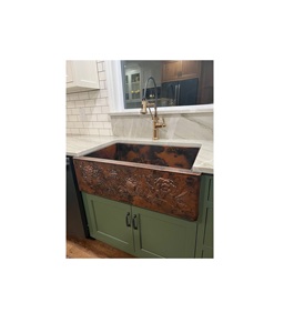 Évier de cuisine en cuivre intemporel, conçu pour les maisons magnifiques, avec une texture naturelle offrant un attrait atmosphérique chaleureux - Product Image 6