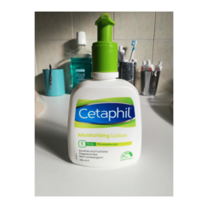 Lozione idratante cetafil 236ml aiuta a ripristinare la barriera cutanea e prevenire la secchezza - Product Image 5
