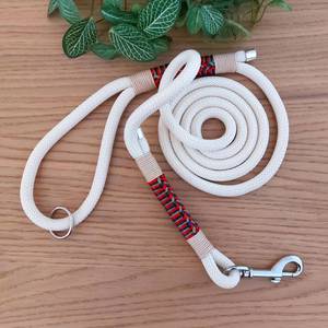 Correa de perro de poliéster de algodón sólido personalizada de lujo blanco, duradera, ligera con detalles de macramé, correa de mascota con gancho a presión - Product Image 2