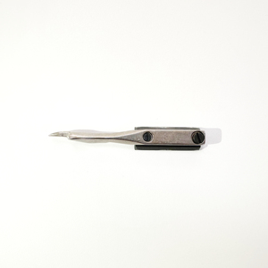 Pièces de machine à coudre ISAMU TAIWAN, B12046, ensemble de former de point de surjet C. - Product Image 3
