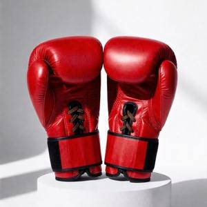 Guantes de Entrenamiento Profesionales de Cuero con Elegantes Detalles en Dorado, Cierre de Cordones y Acolchado de Espuma Multicapa para Gimnasio - Product Image 6