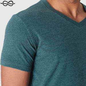 Heathers V-Neck Tee Premium Fitted V Neck T Shirt Best Look & Fit Opciones de personalización Precios al por mayor Impresión OEM disponible - Product Image 6