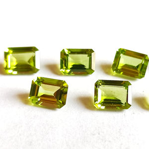 Piedras cultivadas en laboratorio Octágono de alta calidad al por mayor corte esmeralda verde esmeralda peridoto Cuarzo Natural suelto Oliva facetado VVS - Product Image 1