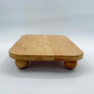 Plateaux de présentation carrés classiques à un niveau en bambou avec pieds en forme de boule, 25x25cm, multifonctionnels - Product Image 1