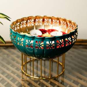 Designer Différentes Tailles Urli Pure Iron Gold Green Color Flower Bowl avec Support en Fer Solide pour Diwali Vente au Prix de Gros - Product Image 1