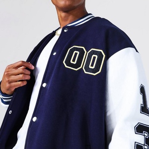 Veste de baseball varsity en laine 100% vintage rouge et blanche avec broderie personnalisée en chenille, lettreman, pour hommes - Product Image 2