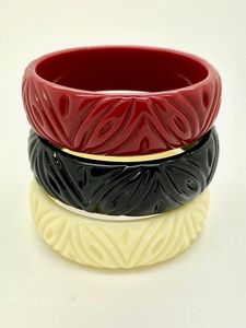 Brazaletes de resina con diseño de tendencia vintage, color y forma personalizados del fabricante indio, el mejor precio para fiestas de boda talladas a mano - Product Image 6