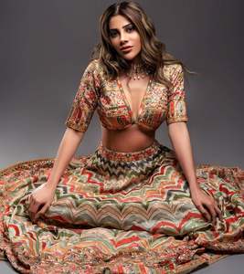 Nouveau Choli de mariage de créateur Lehenga pour vêtements de mariage et de fête du fabricant indien disponible au prix de gros - Product Image 5