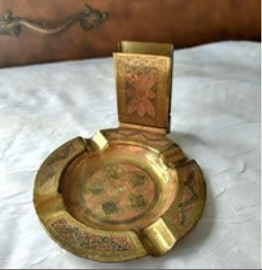 Grand cendrier vintage en laiton parfait pour les présentoirs de voitures classiques - Product Image 1