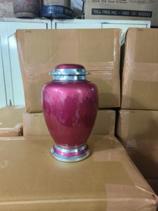 Promoción Urnas de cremación de metal de diseño moderno Acabado dorado para cenizas humanas Suministros funerarios Urnas de cremación para adultos hechas a mano - Product Image 3