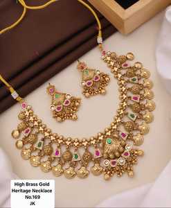 Collier en laiton plaqué or personnalisé |   Bijoux fantaisie en gros pour femmes |   Ensemble de collier plaqué or de créateur avec boucles d'oreilles - Product Image 2