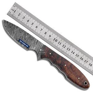 Cuchillo de Caza Damasco Hecho a Mano Personalizable DD-DAM-333, Hoja de Acero Damasco de 0.20 Pulgadas de Grosor, Empuñaduras de Palisandro y Cuero Vacuno - Product Image 3