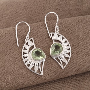 Boucles d'oreilles pendantes Niharika Gems pour femmes en argent sterling 925, style bohème, avec améthyste sertie clos, motif floral, pour usage quotidien - Product Image 3