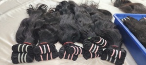 Faisceaux de cheveux humains indiens bruts non transformés Remy Extensions de vague naturelle sans enchevêtrement directement des cheveux Chennai Inde - Product Image 6