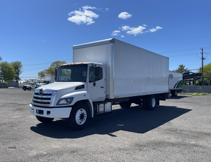 Camión de Caja Hino 268 de 2020, Bien Mantenido, 26 pies, Sin CDL, Plataforma Elevadora, Entrega Global - Product Image 2