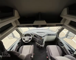 Camión Semirremolque Vol_VO VNL64T 660 VNL64T660 Usado SUPER ECONÓMICO, Modelos 2022, 2023 y 2024 - Product Image 3