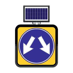 Señal de precaución reflectante para carreteras de 60 x 60 cm, alimentada por energía solar, con indicación de paso desde ambos lados - Product Image 1