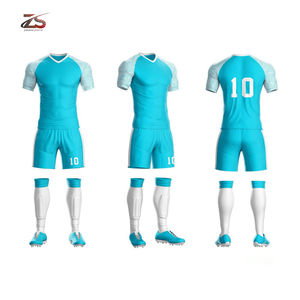 2025 uniformes de football rouge et blanc uniformes de football de combinaison de couleurs nouvelles et différentes fabriqués au Pakistan - Product Image 6