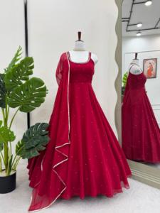 Elite Designer Couture Faux Georgette Premium Traje bordado con lentejuelas y Diamante acentuado Dupatta - Product Image 2