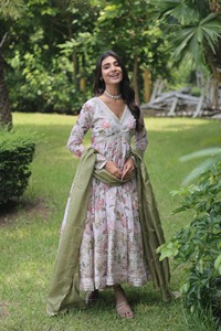 นักออกแบบล่าสุดชุดปักผ้าไหม Georgette พิมพ์โดย Fab Zone - Product Image 5