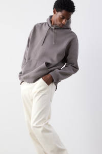 ¡Novedad de 2025! Sudadera informal de estilo único para hombre, capucha de bolsillo de canguro de Color sólido, ropa de calle personalizable de algodón 100% - Product Image 3