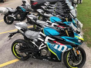 Motocicleta CFMOTO 250SR de Estilo Racing, Motor de Gasolina de Cuatro Tiempos Refrigerado por Agua, Arranque Eléctrico/a Patada, Horquilla Invertida |   En todo el mundo - Product Image 2