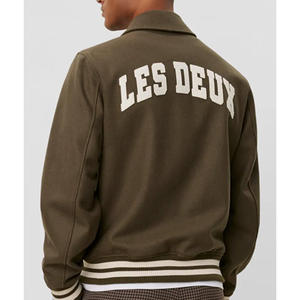 Chaqueta de equipo escolar de béisbol de diseño personalizado Popular, chaqueta de hombre de equipo escolar de bombardero de softbol de invierno de estilo fresco - Product Image 4