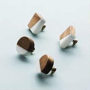 Perillas de mármol blanco y dorado Forma redonda Perillas de mármol más vendidas con tamaño de forma de color personalizado Hecho EN LA India Artículo - Product Image 2